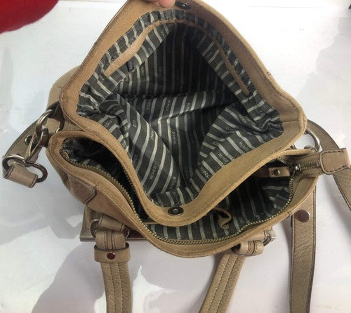 M793 Mimco Medium Handbag Brown / Beige colour In Good Condition