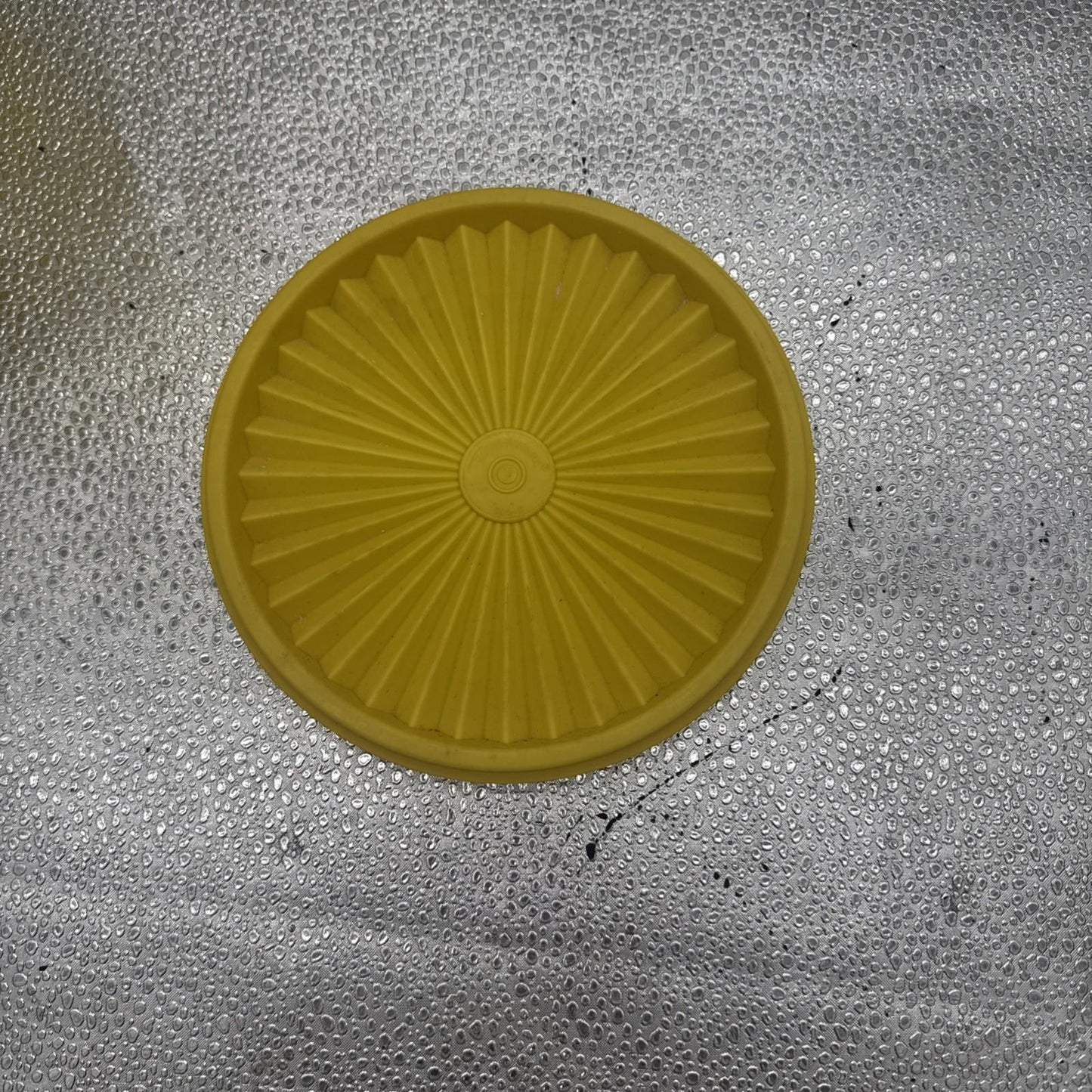 Vintage Tupperware Yellow Containers Starburst Press 27 cm by 17 cm 9445