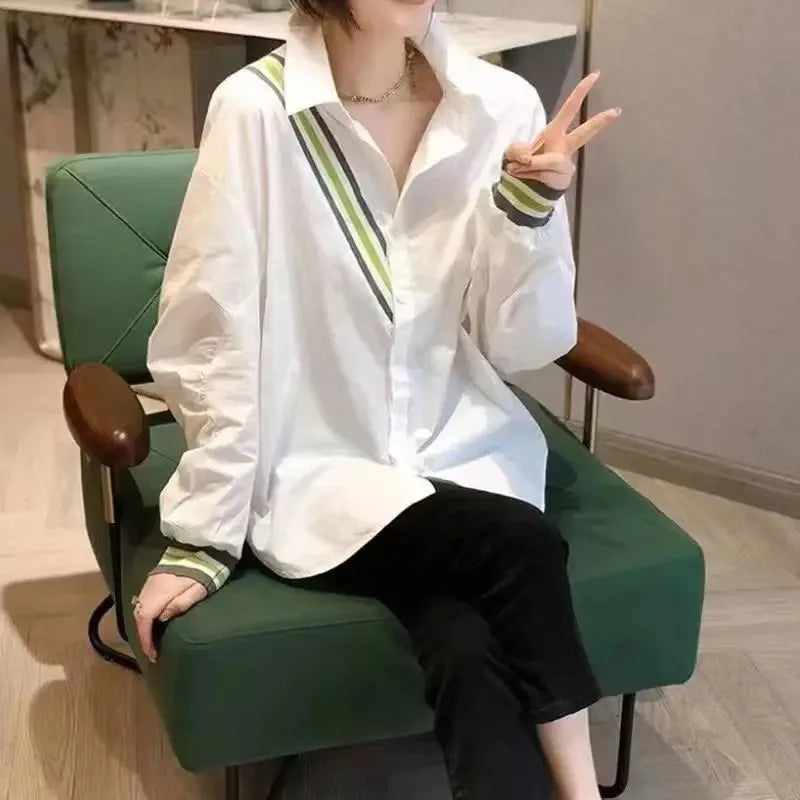 Plus Size Retro Embroidered Printed White Loose Fitting Shirt for Women Long Sleeved Top Spring Wear 2025 New Item