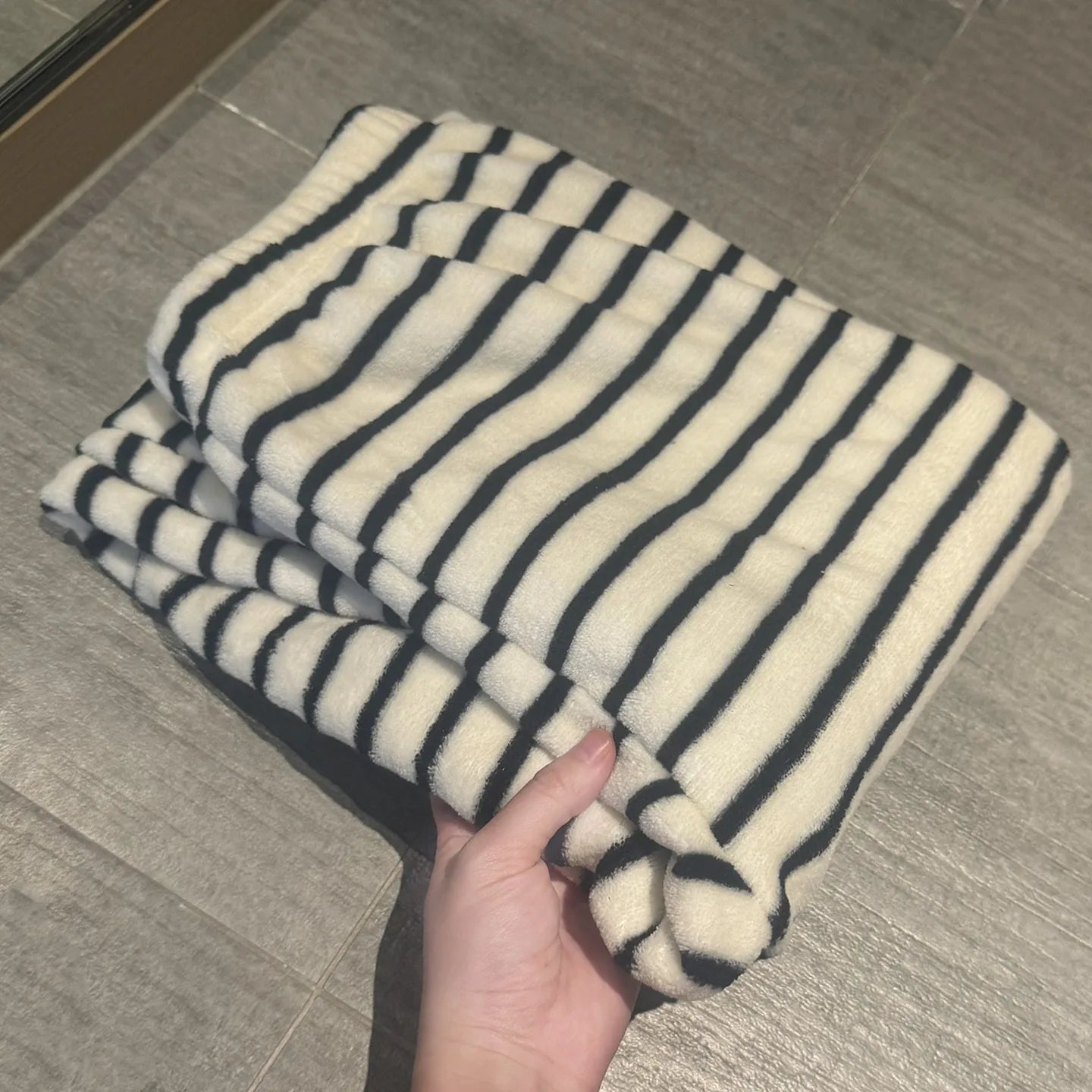 Thickened Flannel Sleep Pants Coral Fleece Leisure Long Pants Winter Home Clothes Stripe Pattern Unisex Warm Home Pants