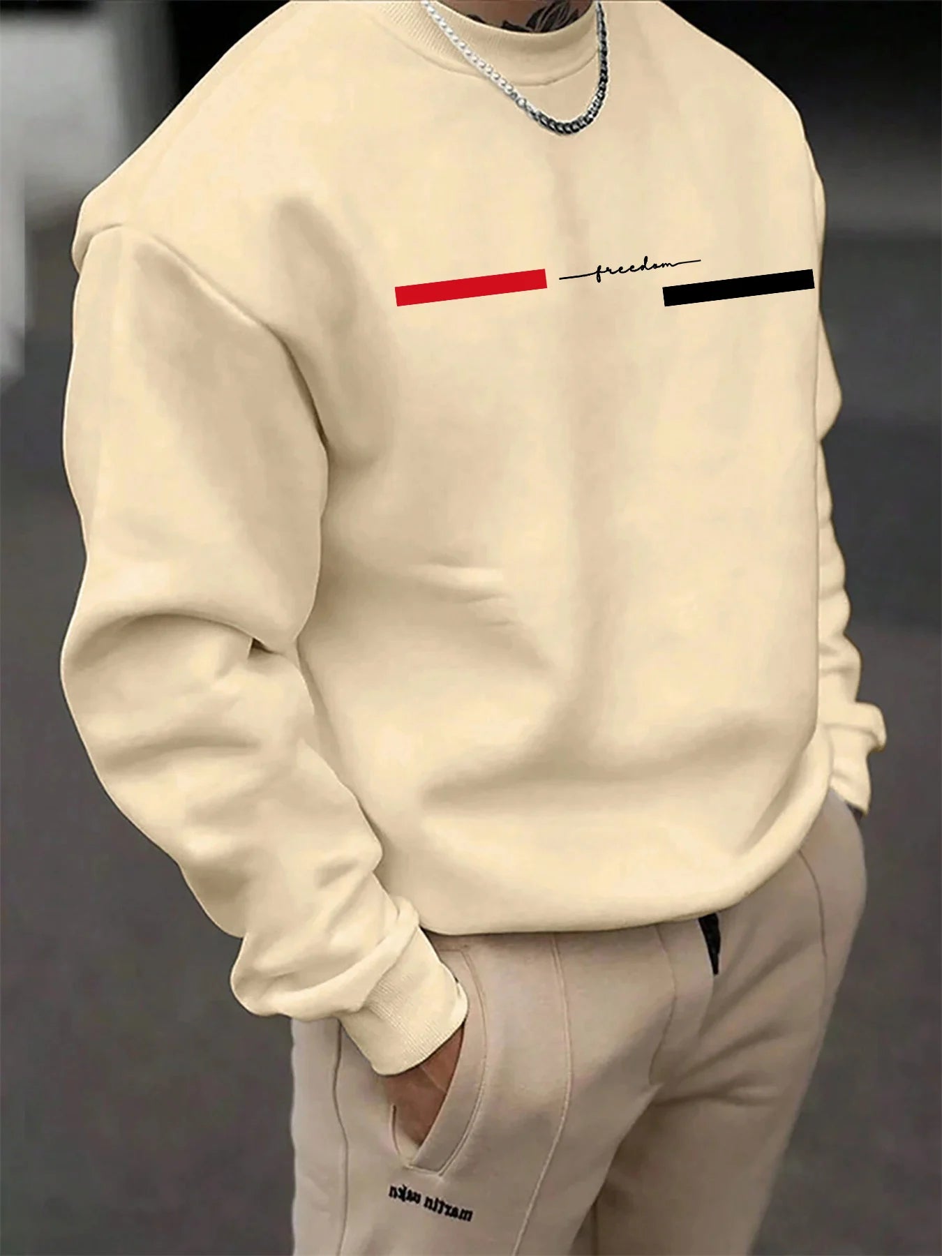Men's autumn and winter fashionable casual loose freedom letter graphic printed long sleeved round neck sweatshirt