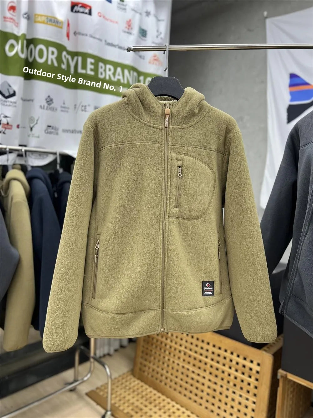 Thickened Fleece Lined Hooded Jacket for Men And Women Warm Outerwear Coat Autumn Winter Standard Fit Casual Style Zipper Clo...