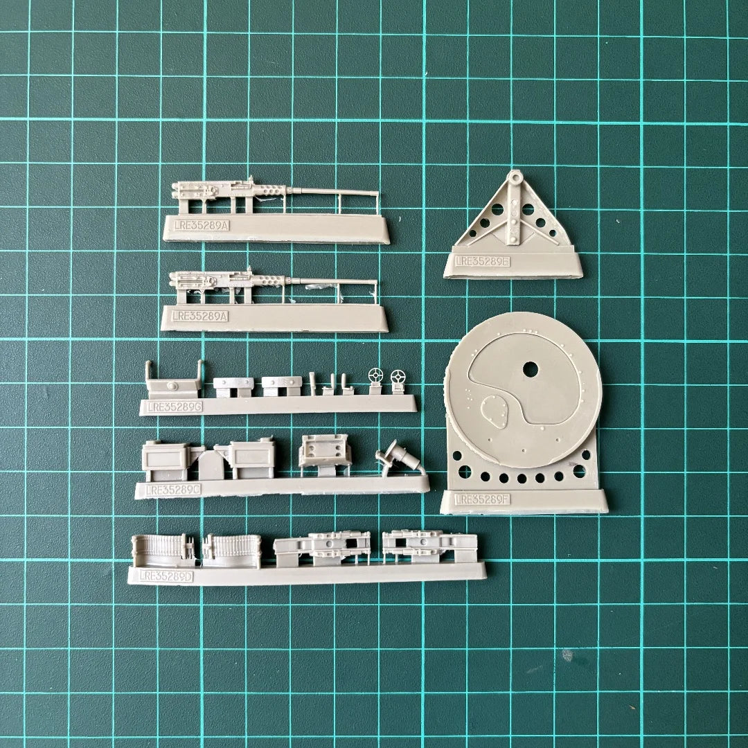 1/35 resin unpainted model kit, military theme, twin M2 Browning.50 caliber machine gun unassembled and unpainted GK