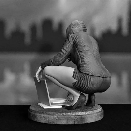 1/24 Scale Resin Figure Model Kit Realistic Theme Miniature Hot Female Secretary Figurine Unassembled Unpainted