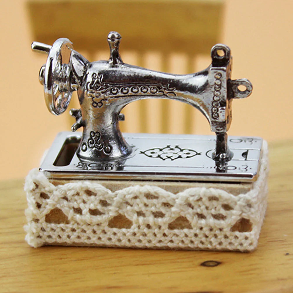 1pc Accessories Miniature Model Toy Simulation Mini Sewing Decoration(Silver)