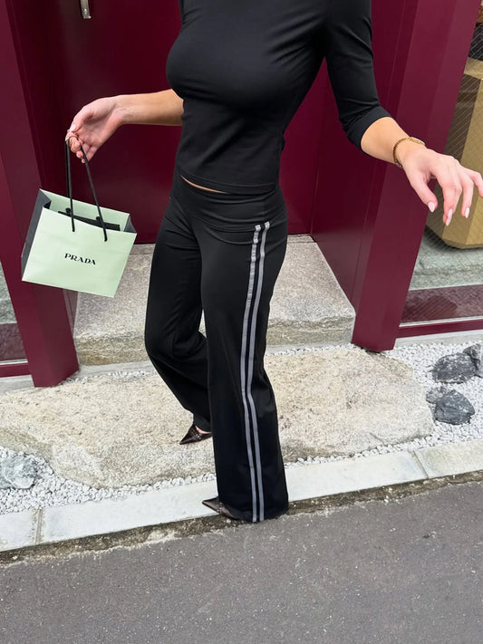 Minimalist Black Low-Waist Flared Yoga Pants Side Stripe Splicing Casual Pants Women's Slim Fit High Elasticity Summer Fashion