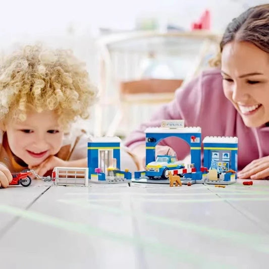 Compatible with the city series police department big hunt boy assembling building block toy children's Day gift police dog60370