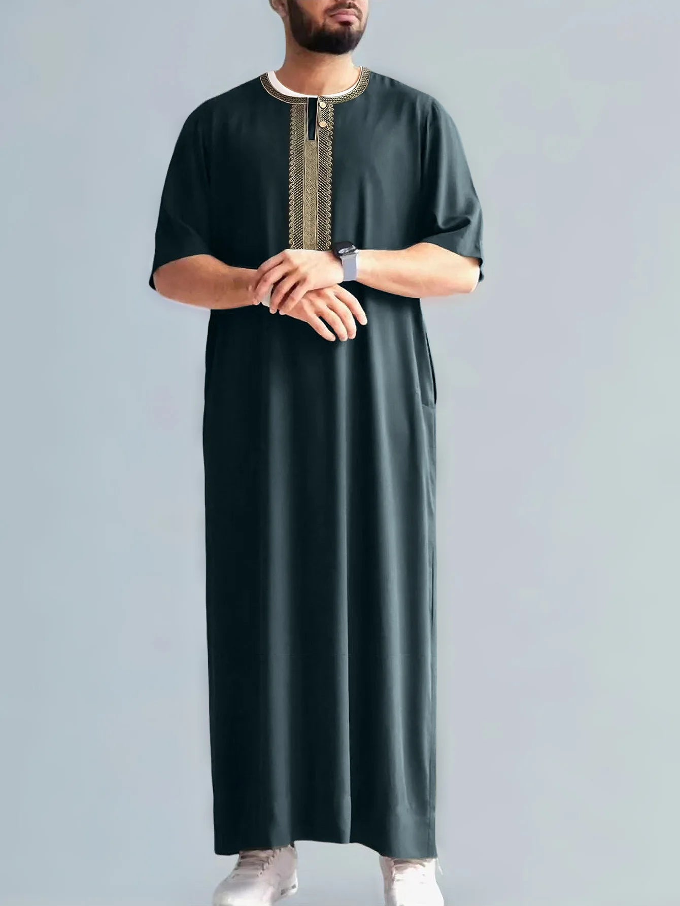 2026 New Embroidered Men's Apparel With Side Pockets Retro 2026 Muslim Long Dress Robe Abaya Ramadan Dubai Luxury Islam Elegant