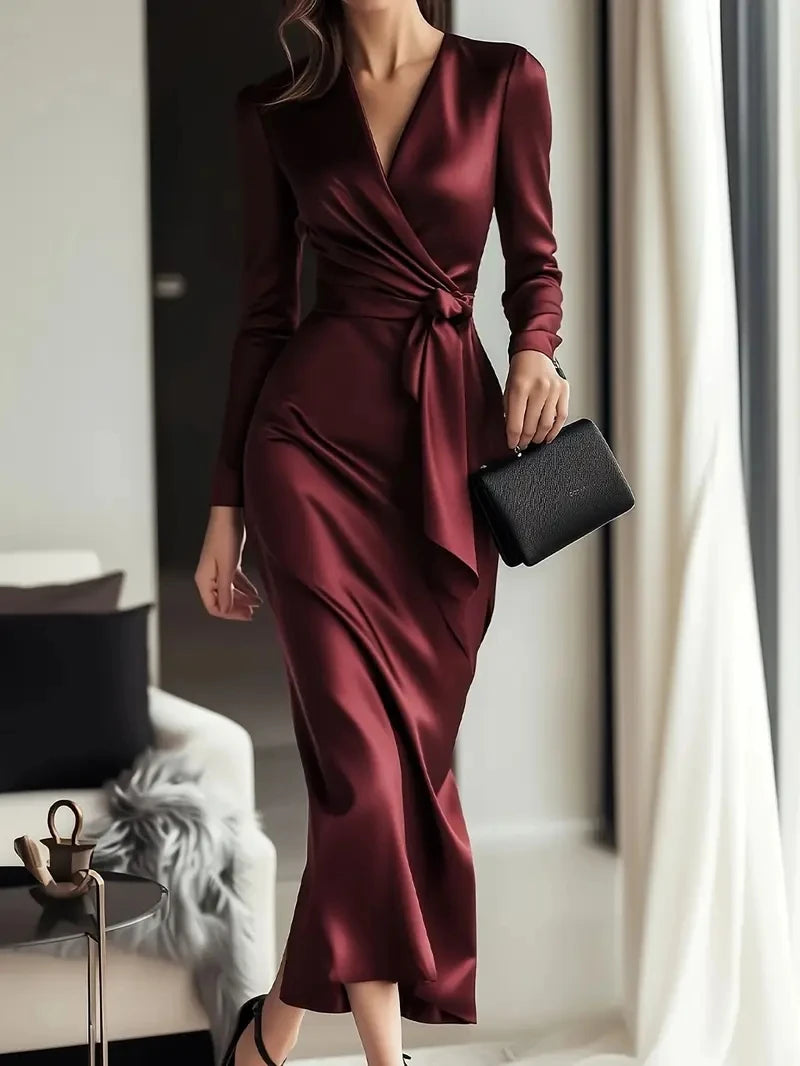 Autumn temperament goddess Hepburn style long-sleeved lace-tight waist dress for women