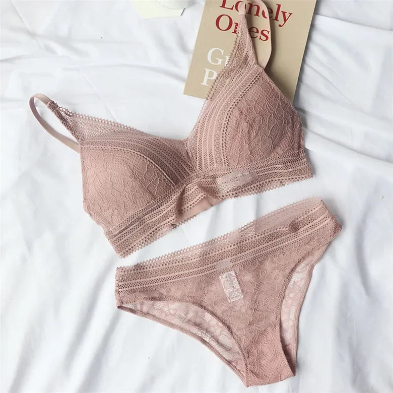 2 Pieces Women Underwear Set Sexy Lace Triangle Thin Cup Push Up Bra Set High Quality Wireless Brassiere Panties Lingerie Sets