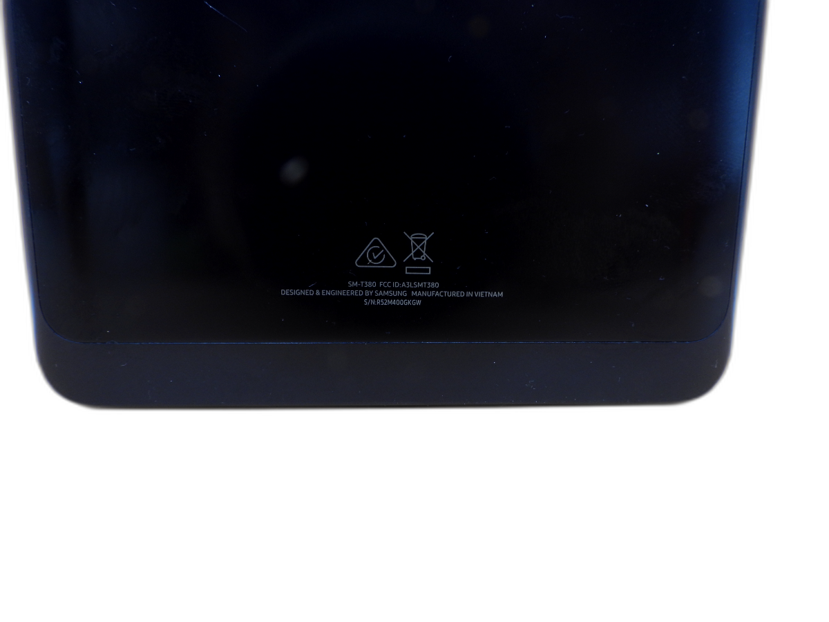 Samsung Galaxy Tab a 8.0 Sm T380 Tablet minor scratches to screen 