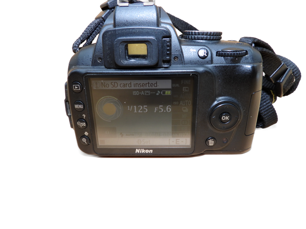 Nikon D3000 Dslr Camera With 18 55mm Vr Lens