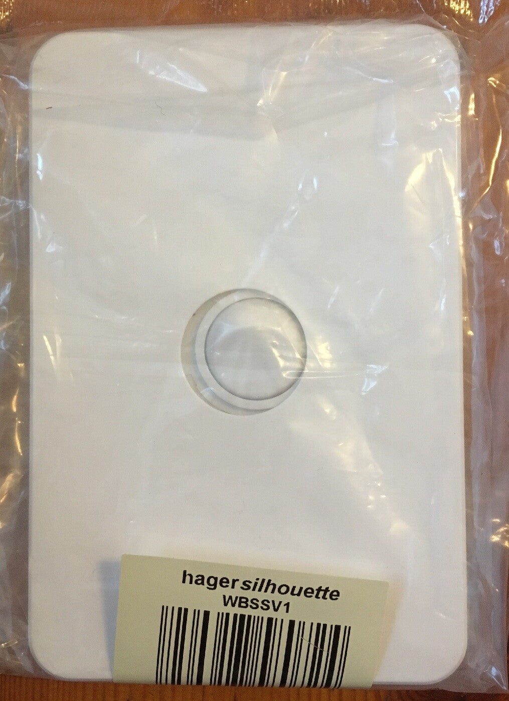 Hager BAKELITE 1-GANG LIGHT SWITCH 16A 1-Pole 240V Flush Mount, Vertical WHITE