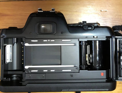 254 Nikon AF F-401S 35-70mm 1:3.3.3-4.5 Len Vintage Camera FOR PARTS ONLY