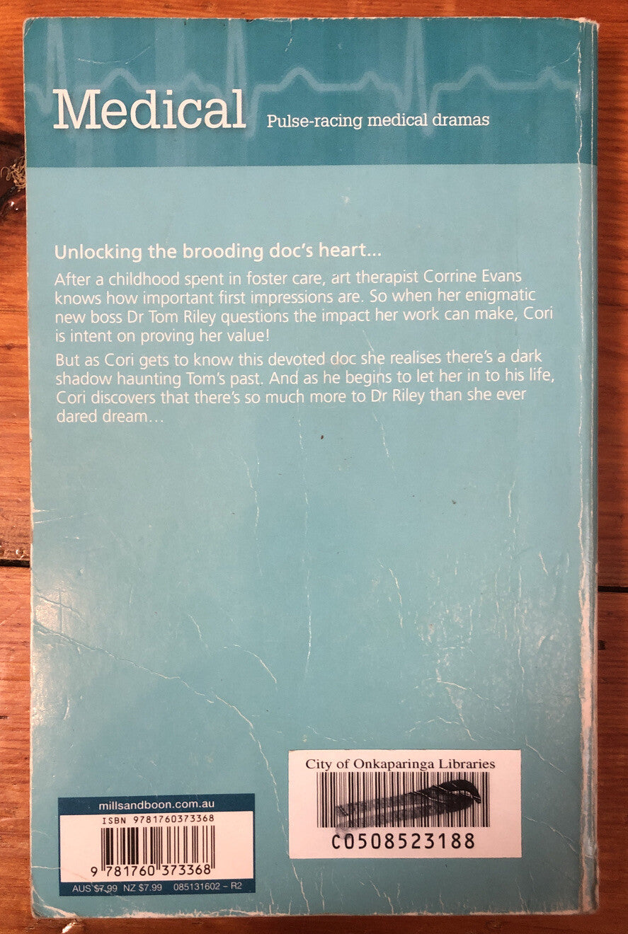 Discovering Dr Riley Annie Claydon Mills Boon In ok Condition