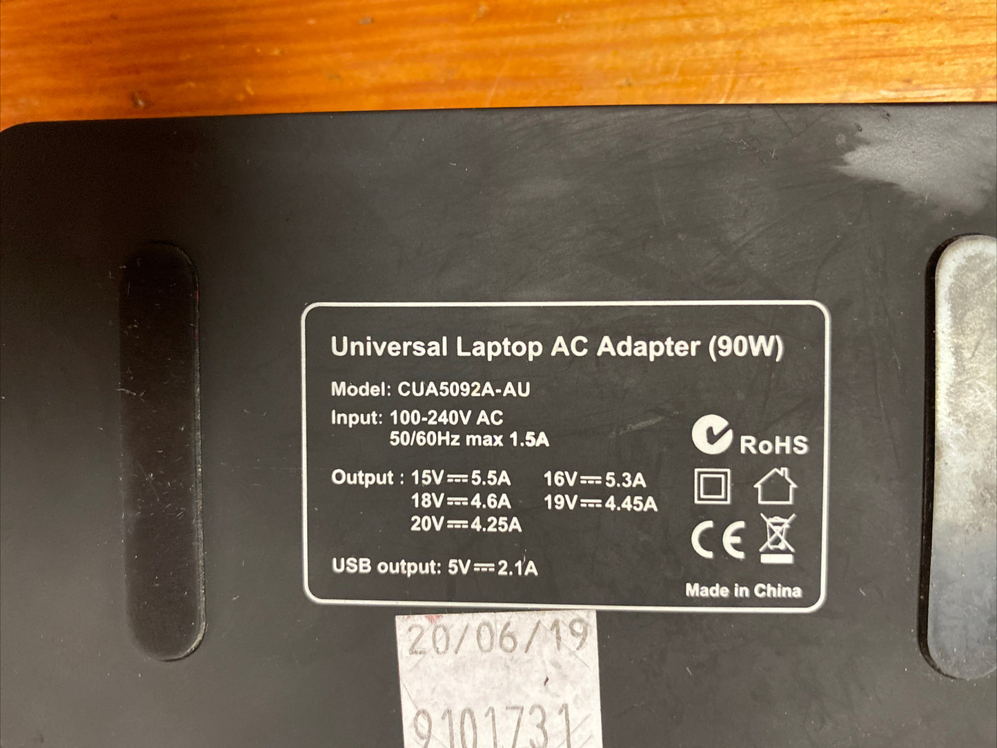 328 2-Power SLIMLINE UNIVERSAL LAPTOP & USB CHARGER 90W 2.1A 15-20V