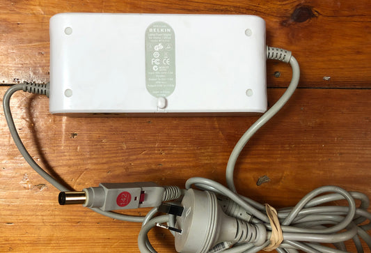 327 Belkin F5L014 Universal Power Adapter ONLY ONE ADAPTER 142