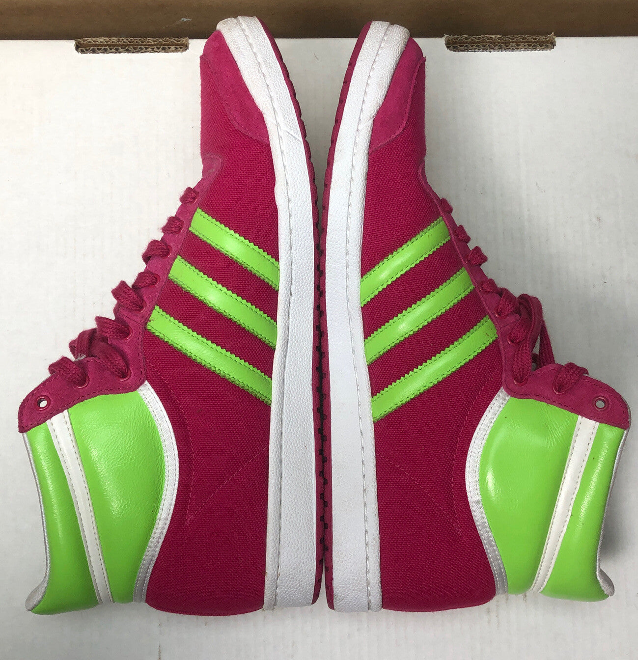 M779 Adidas Sleek Series Ladies Retro sneakers shoes Pink & Green US 9 UK 7 1/2