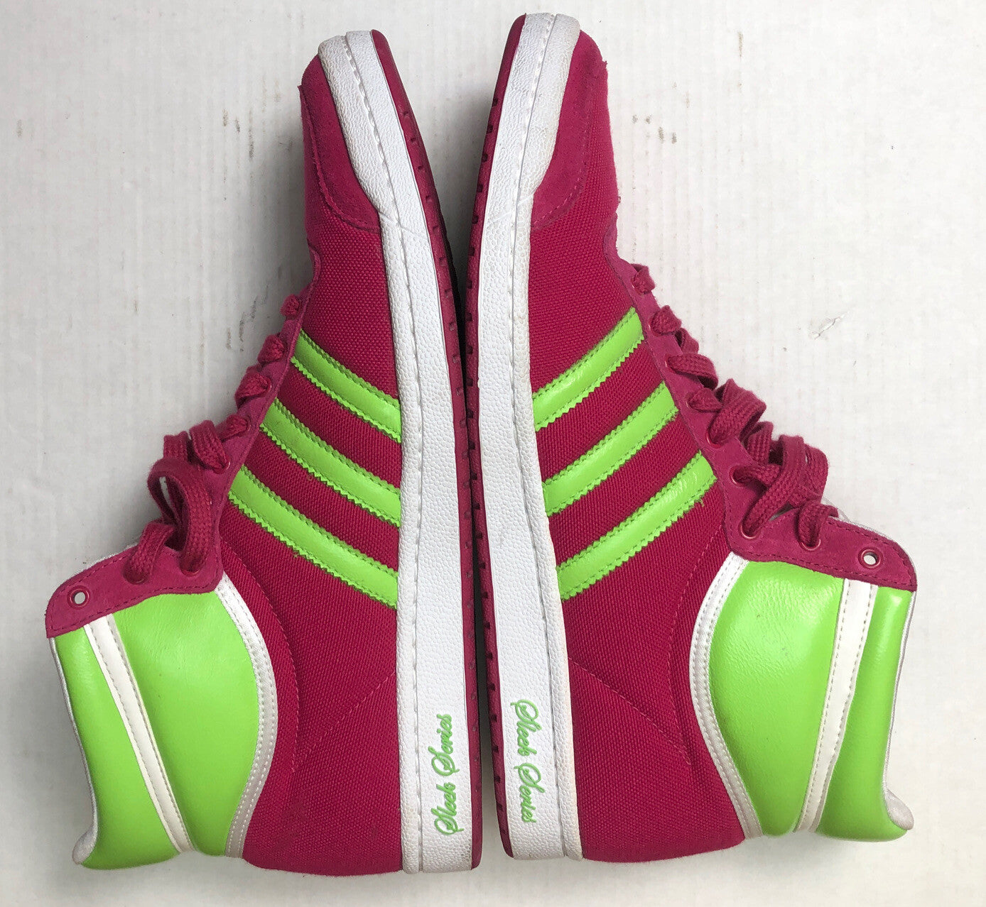 M779 Adidas Sleek Series Ladies Retro sneakers shoes Pink & Green US 9 UK 7 1/2