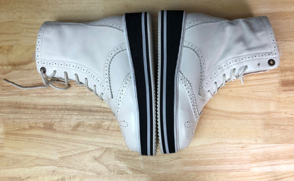 AXA UGG Boots Sheepskin Wool Insole Lace Up White Leather Sizing 4 Mens 6 Womens