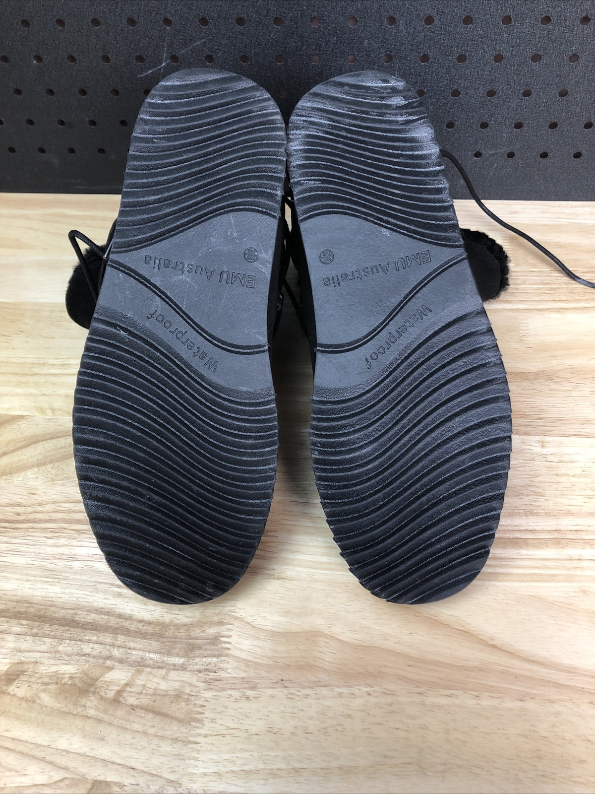 EMU Australia Waterproof Boots Wool Insole Lace Up Black Sizing 6 Mens 7 Women's