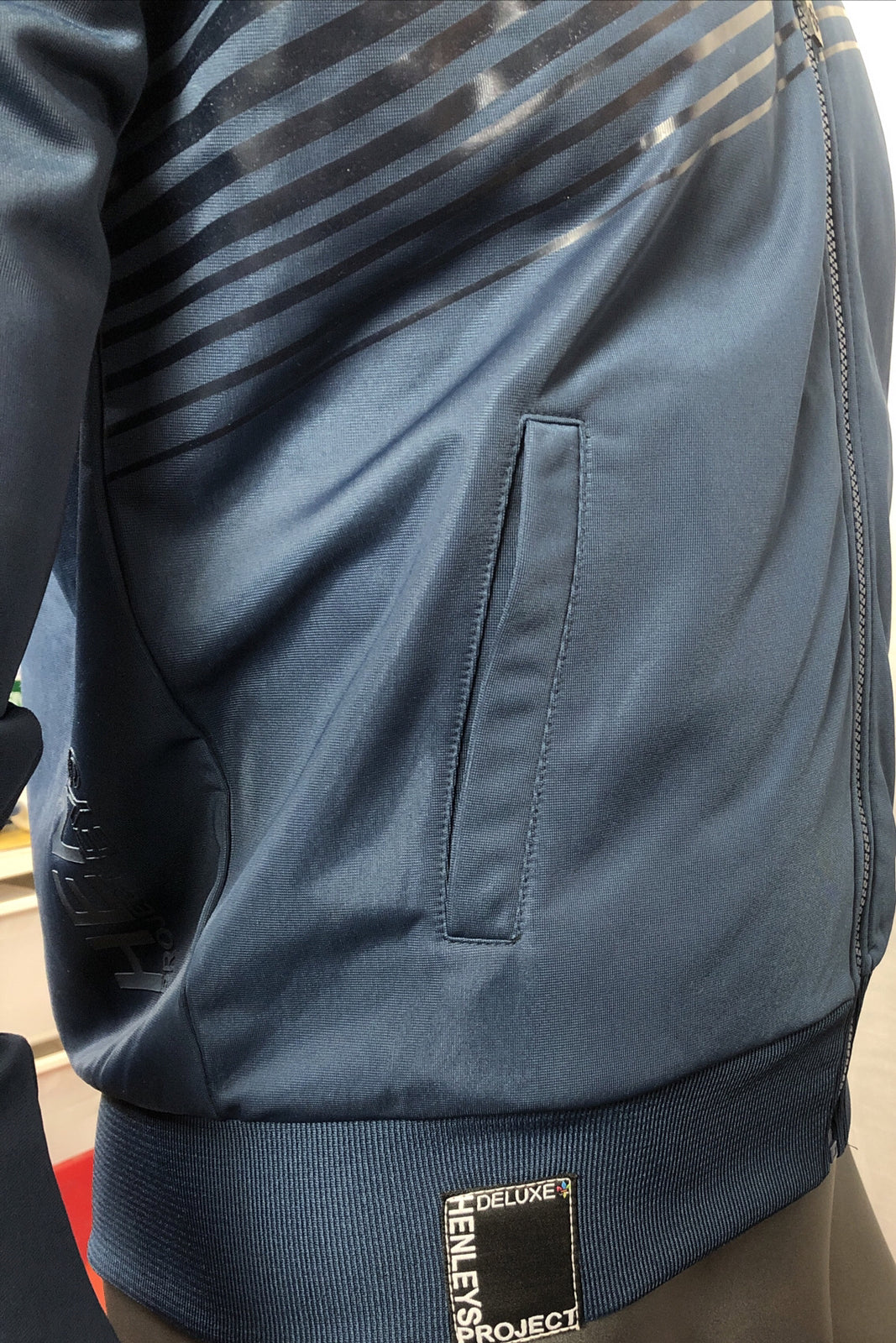 Henleys Deluxe Project Long Sleeve Jumper Size M / 3 In Good Condition F169