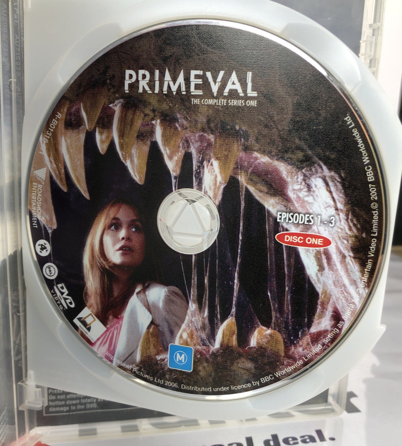 C586 Primeval The Complete Frist Season 2-disc DVD region 4