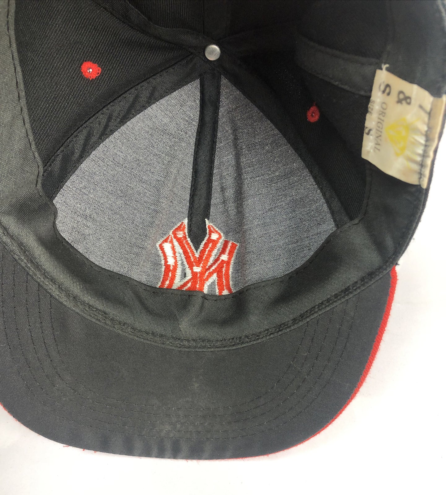 F146 New Yorks Yankees Black Baseball Cap In Good Condition Adjustable Sizing