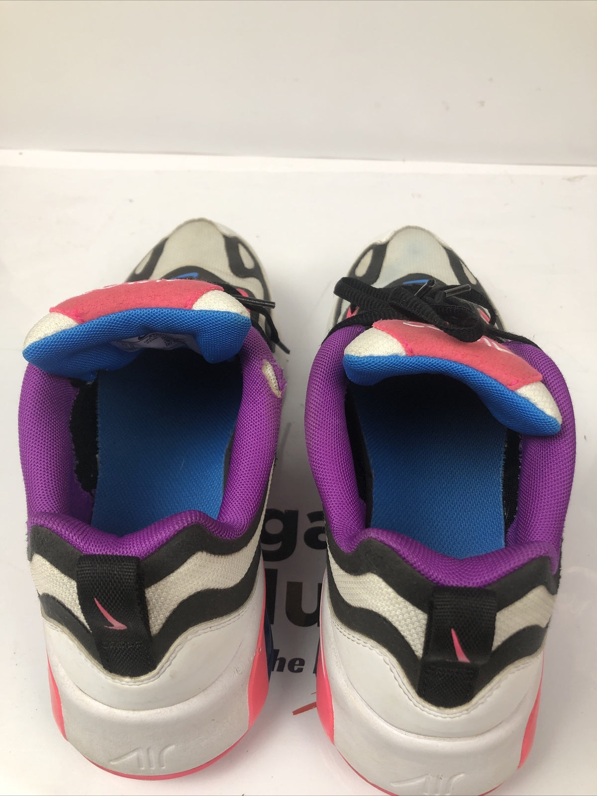 F126 Nike Air Max 200 (GS) AT5630-100 Kids Shoes US 7y UK 6 In OK Condition