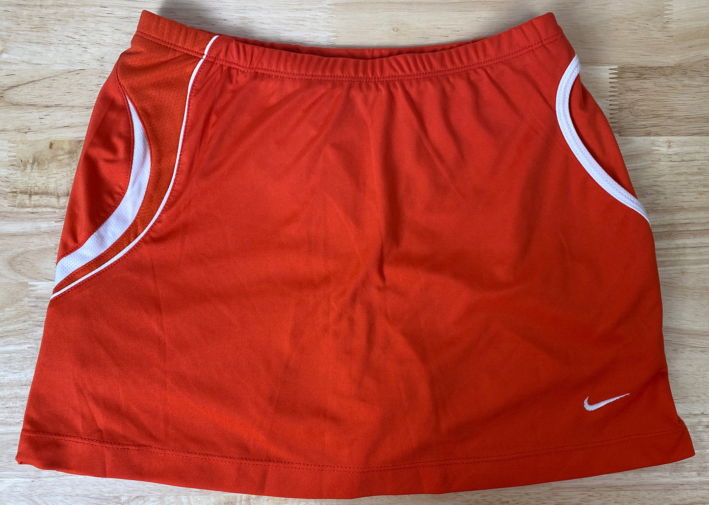 Nike Laddies Sports Orange Shorts Size M In Good Condition F116