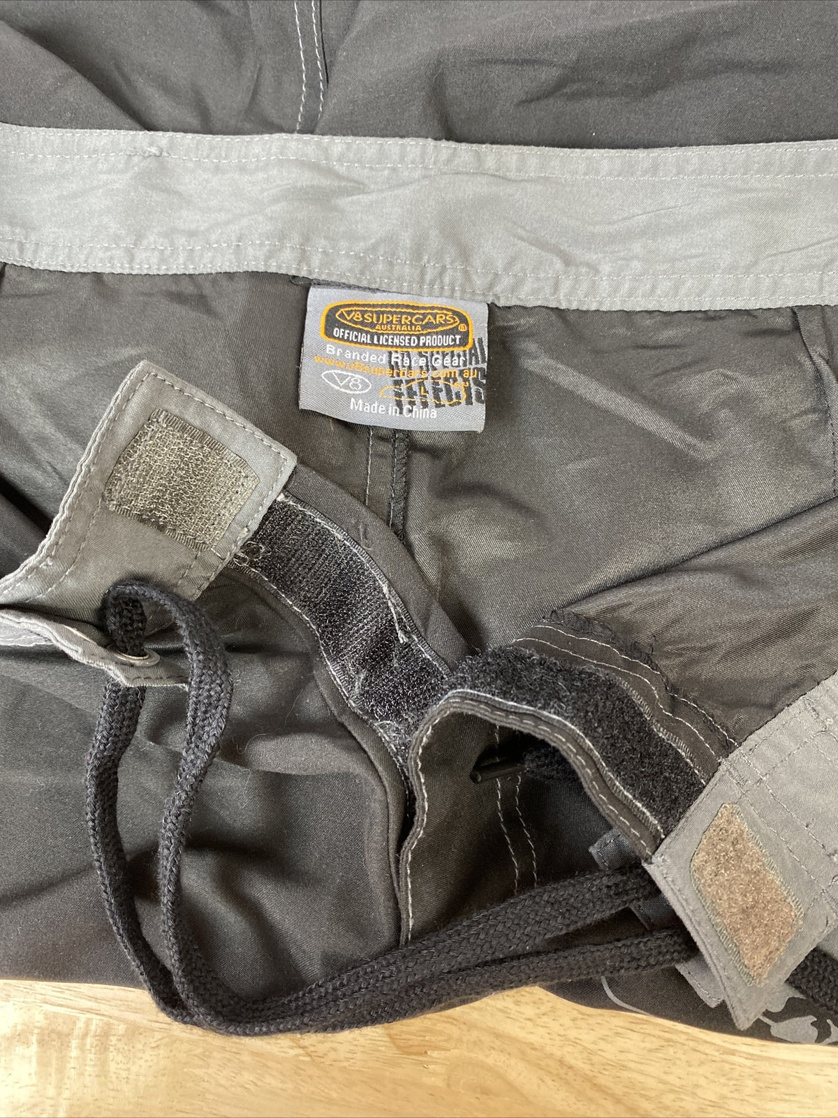 V8 Supercars Racing Offical Merchandise Shorts Size L In Good Condition F157
