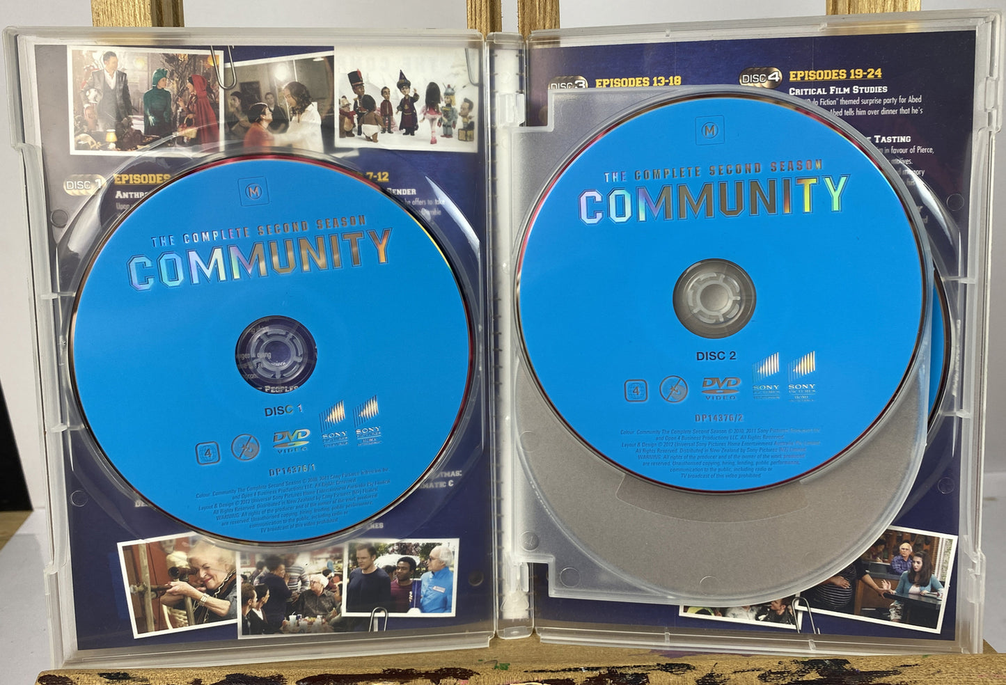 C571 Community Season Two 4 Disc DVD Set In Good Condition