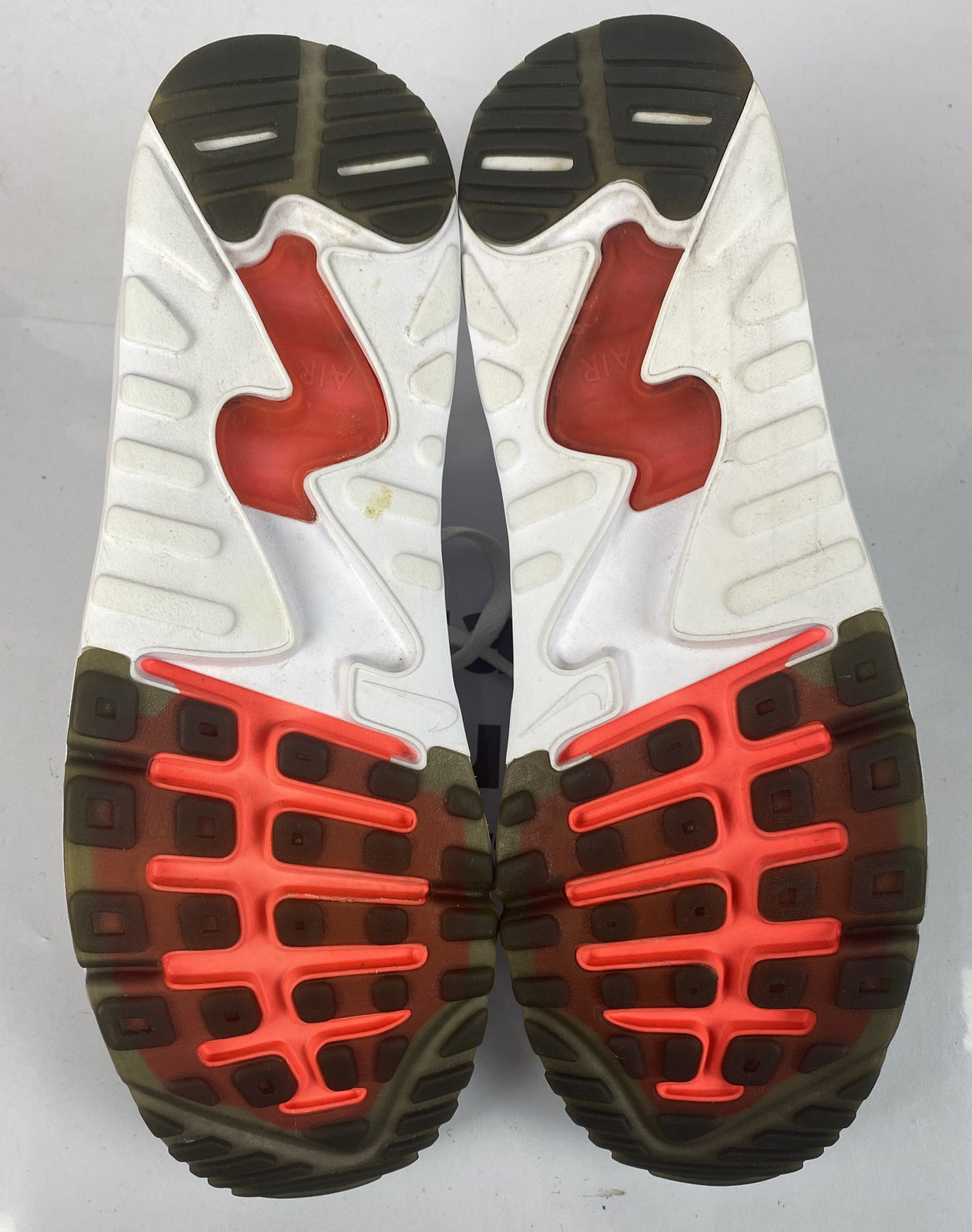 F394 Nike Air Max Shoes US 10 UK 9 In Good Condition