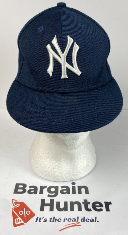 F477 New Yorks Yankees Black Baseball Cap In Good Condition Adjustable Sizing