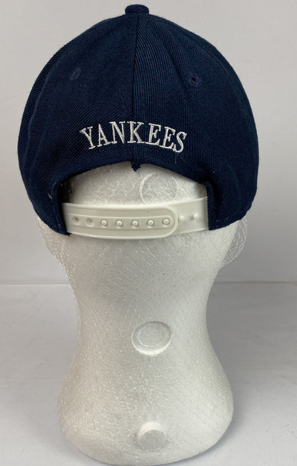 F477 New Yorks Yankees Black Baseball Cap In Good Condition Adjustable Sizing