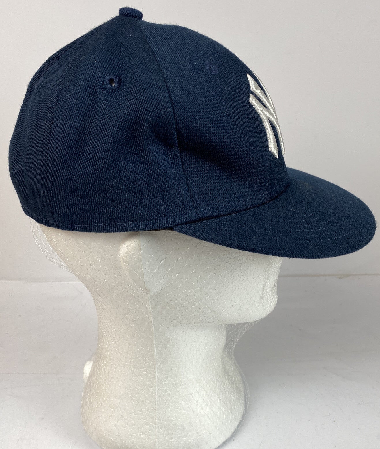 F477 New Yorks Yankees Black Baseball Cap In Good Condition Adjustable Sizing