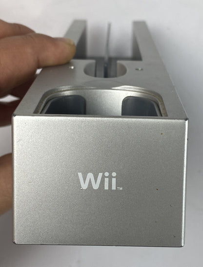 Wii Controller Accessory Stand For Nintendo Wii Console In Good Condition