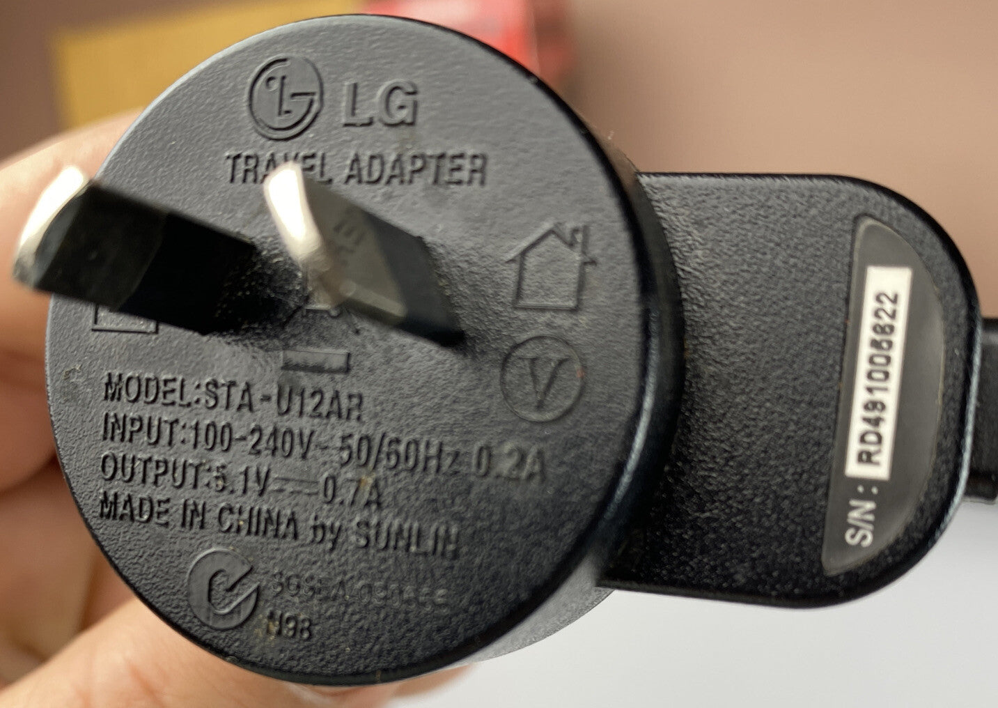 M1054 LG AC/DC Power Adapter MODEL: STA-U12AR Output- 5.1volt DC 700mA