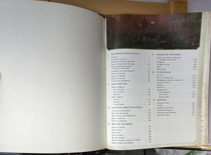 2078 World Of War Craft Beginner's Game Guide Book In Good Condition