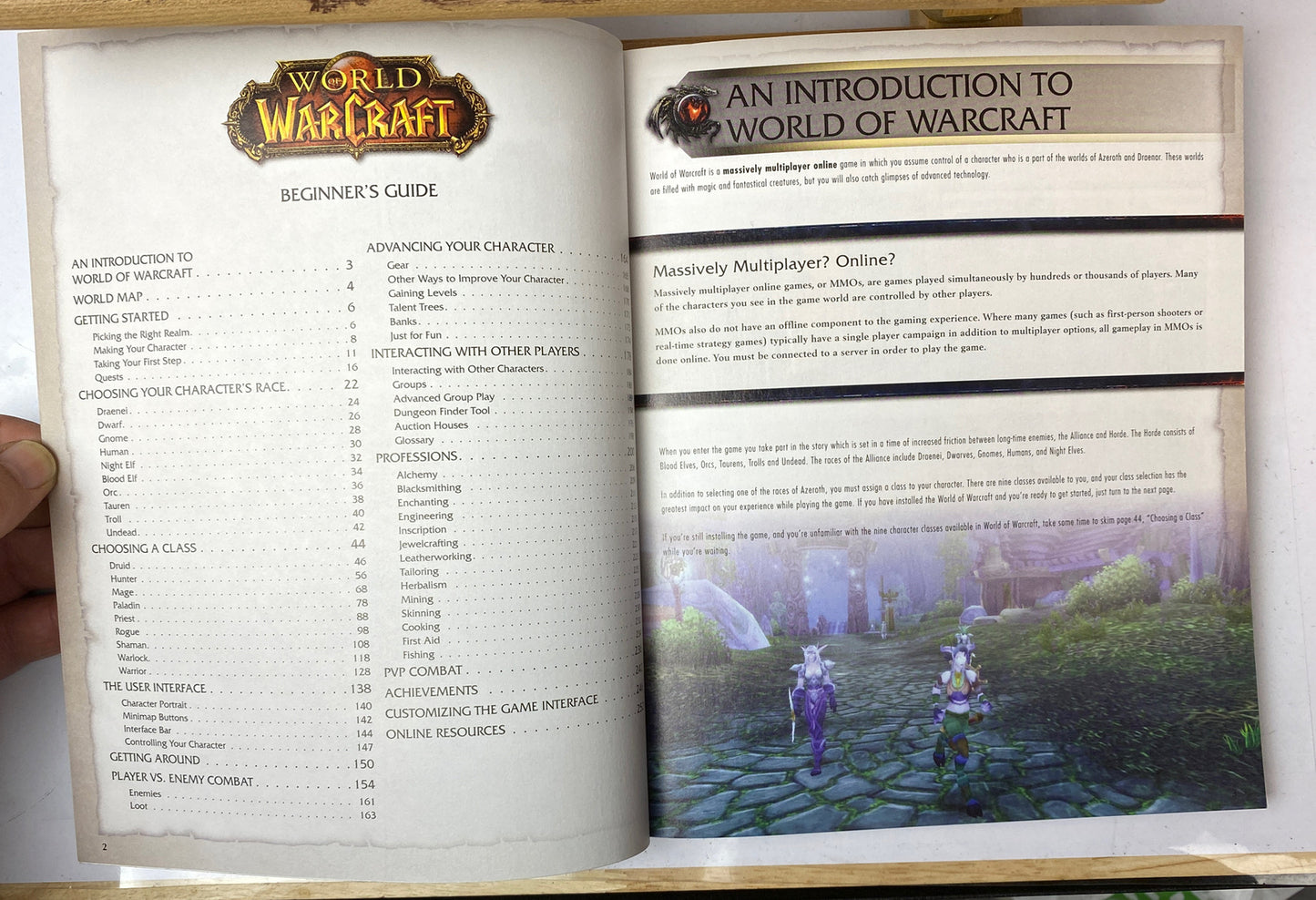 2077 World Of War Craft Beginner's Game Guide Book In Good Condition