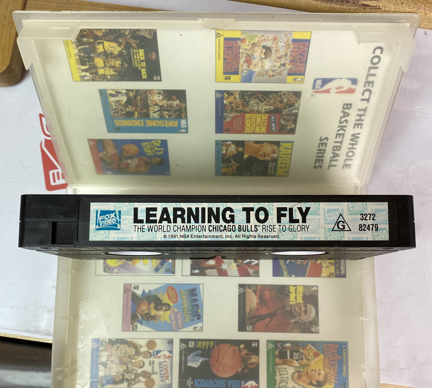 2887 NBA Chicago Bulls Learning To Fly VHS Tape In OK Condition