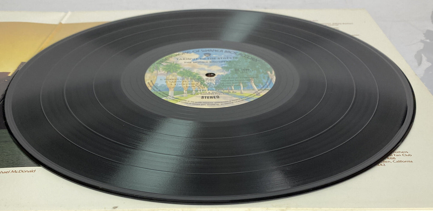 The Doobie Brothers - Takin' It To The Streets Vinyl Record 1976 In VGC 2995