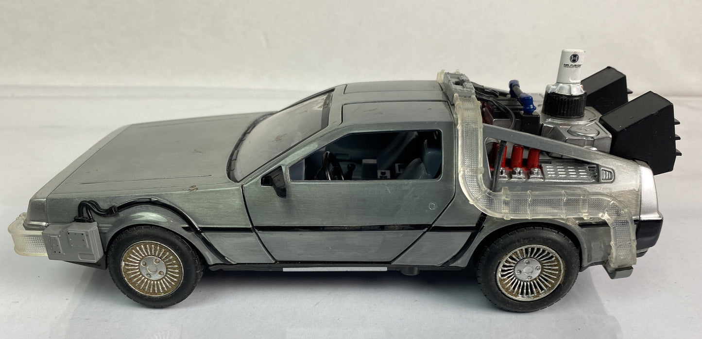 JADA BACK TO THE FUTURE TIME MACHINE LIGHT UP LIGHTS DIE-CAST 1/24 SCALE In VGC