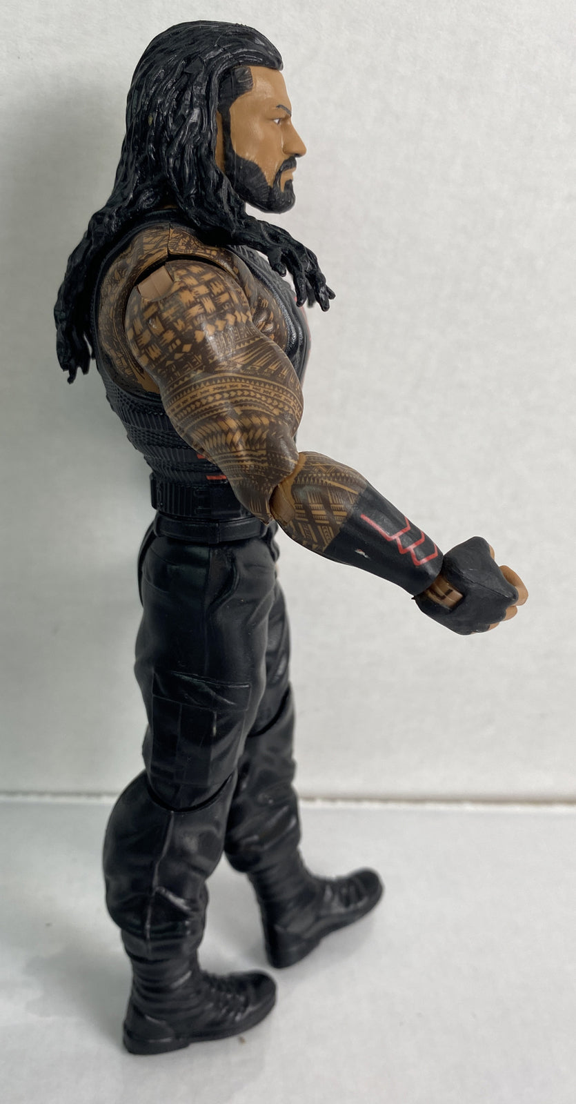 2017 WWE Mattel Roman Reigns RED VEST WRESTLING FIGURE 17.5cm In Good Condition