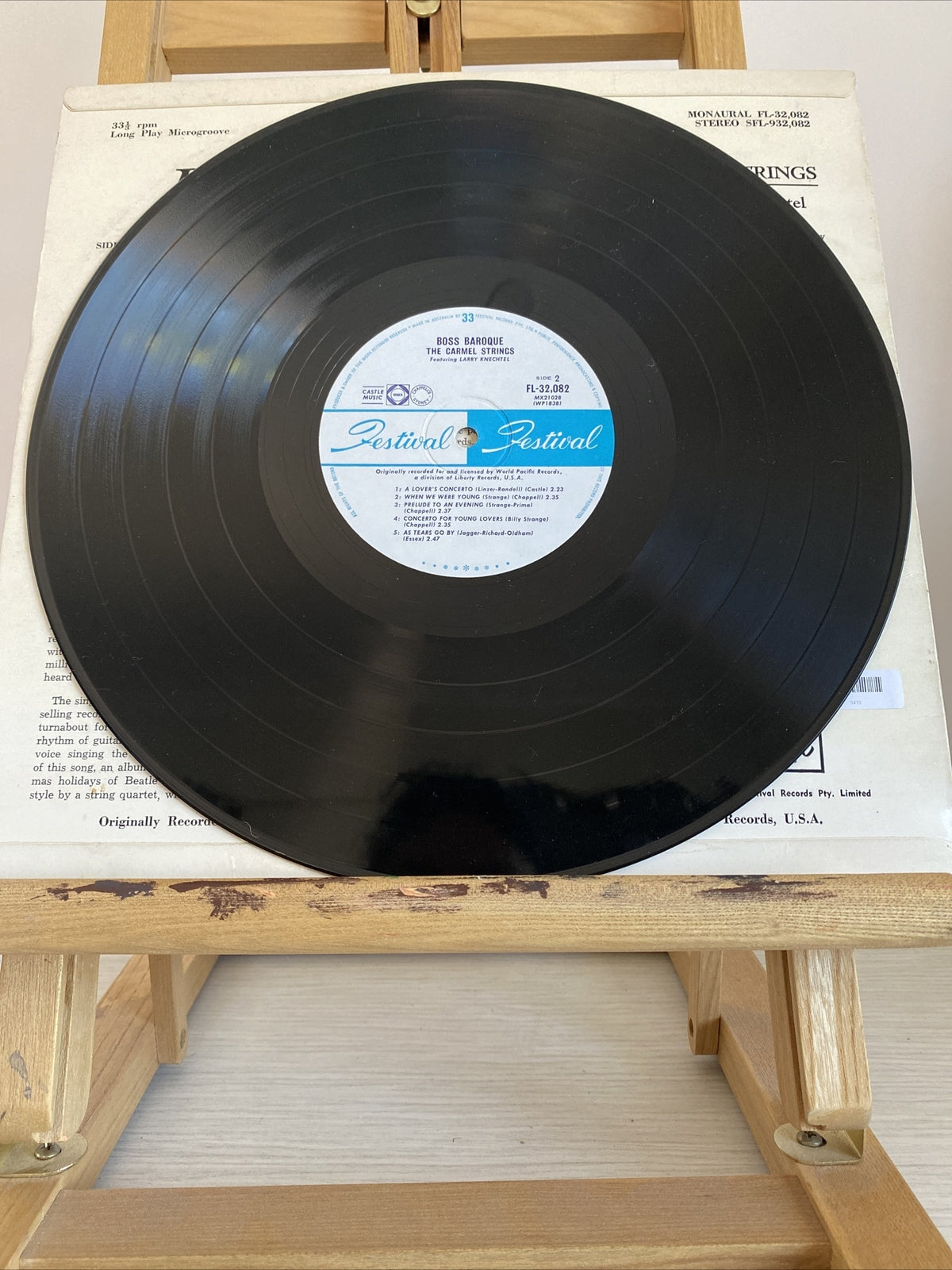 CARMEL SINGERS / LARRY KNECHTEL - BOSS BAROQUE - WORLD PACIFIC Record