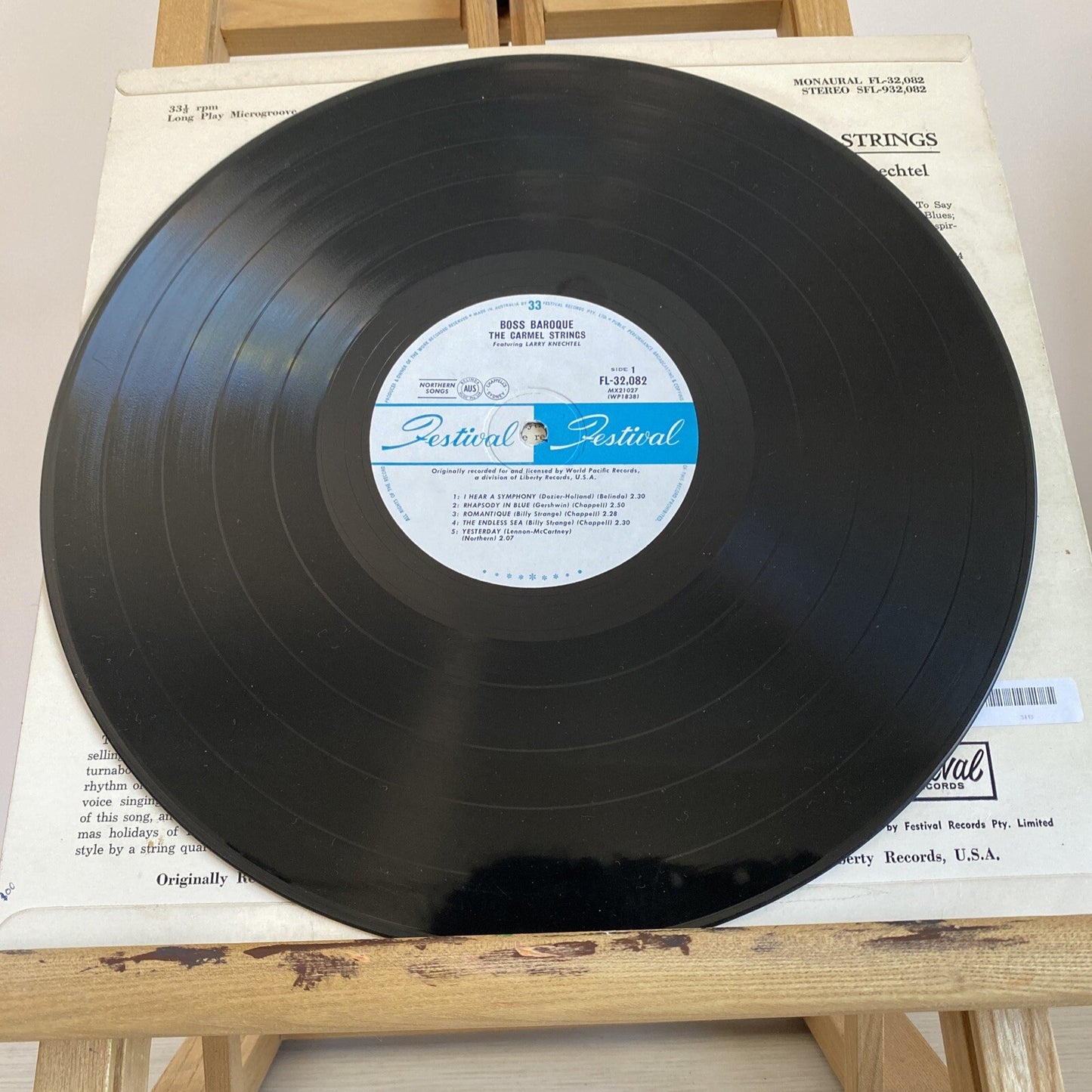 CARMEL SINGERS / LARRY KNECHTEL - BOSS BAROQUE - WORLD PACIFIC Record