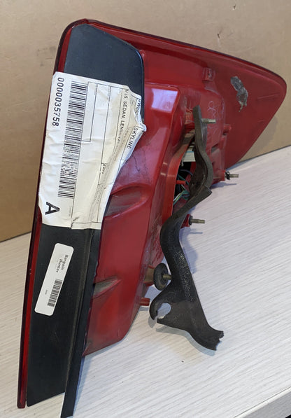 4069 Nissan Skyline V35 REAR LEFT HAND Tail Light INFINITI G35 SEDAN 05 06
