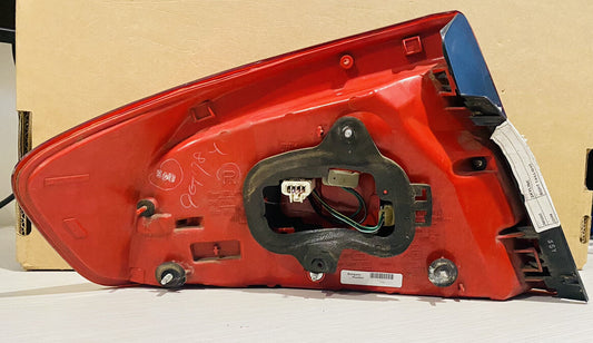 4052 Nissan Skyline V35 REAR RIGHT HAND Tail Light INFINITI G35 SEDAN 05 06