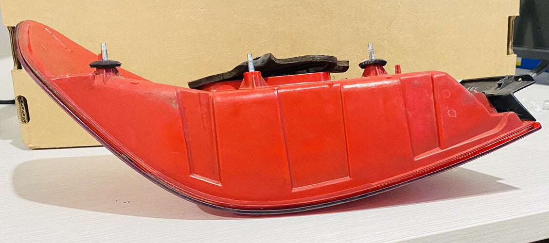 4052 Nissan Skyline V35 REAR RIGHT HAND Tail Light INFINITI G35 SEDAN 05 06