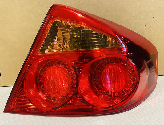 4064 Nissan Skyline V35 REAR RIGHT HAND Tail Light INFINITI G35 SEDAN 05 06